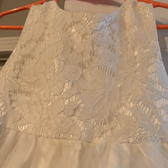 Beautiful Flower Girl Dress worn one time but like new! - Picture 2 of 4